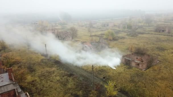 Aldea abandonada. Encuesta aérea — Vídeos de Stock