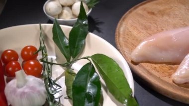 Cook kadar tavuk fileto alır