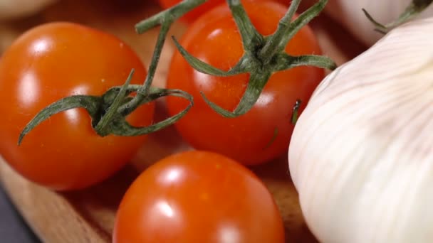 Tomatoes, bell peppers and lime — Stock Video