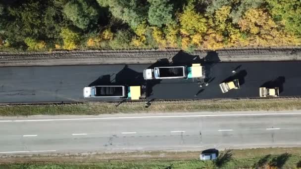 Ukraine, dnipro - 11. Oktober 2018: Reparatur Pflaster auf der Autobahn — Stockvideo