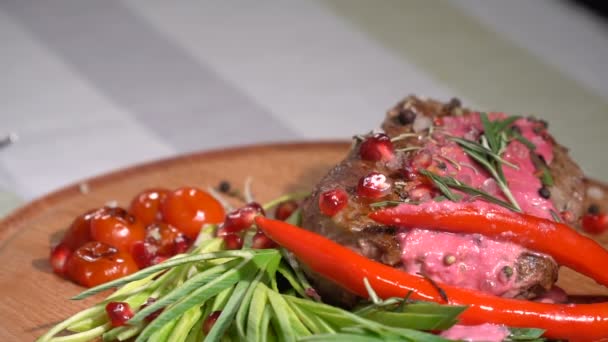 Sauce Served Steak Vegetables Slow Motion 100Fps — Stock Video