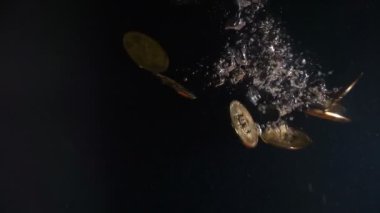 Bitcoin suya düşüyor. Ağır çekim