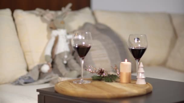 Small table with glasses of wine — Stock Video