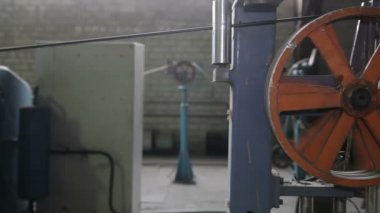 Üretimde dönen Silindirler