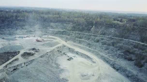 一个石矿场飞越 — 图库视频影像