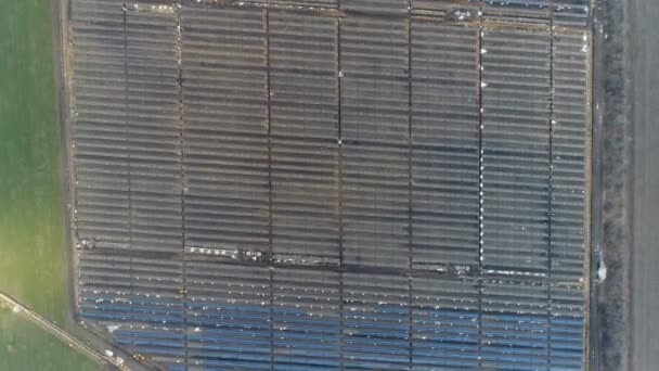 Construcción de una central solar — Vídeo de stock