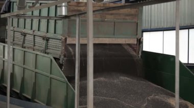 Araba kaldırır tahıl tecavüz