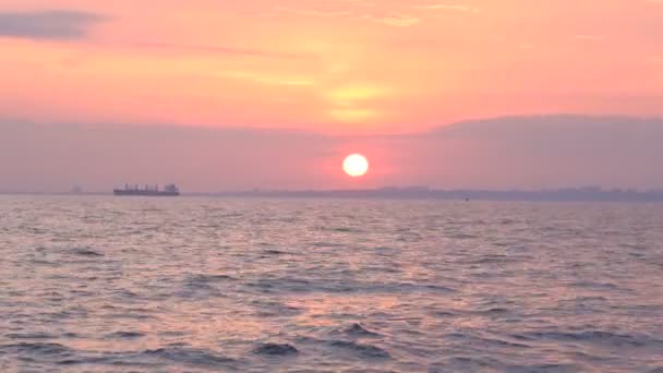 Coucher de soleil depuis le yacht — Video