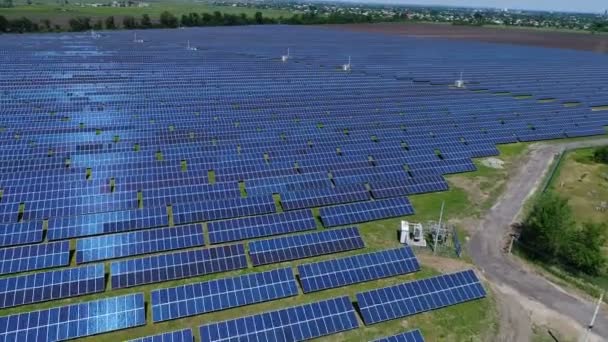 Solarkraftwerk. Luftaufnahme — Stockvideo