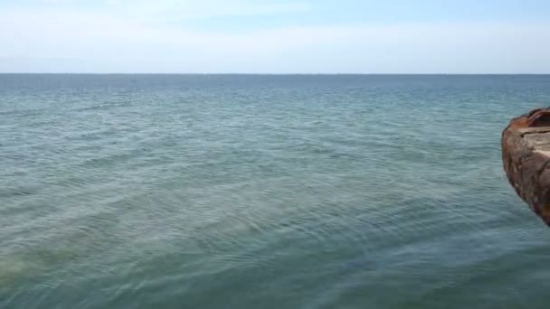 Velha barcaça no Mar Negro — Vídeo de Stock