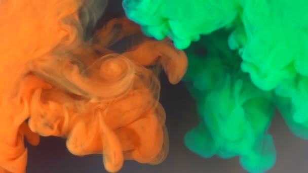 Acrylfarben in Wasser. Hintergrund — Stockvideo