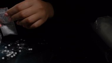 Sachets 'te Uyuşturucu Tozu Paketlendi