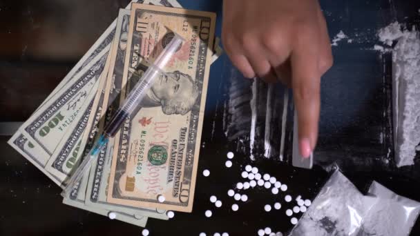 White drug powder on the table — ストック動画