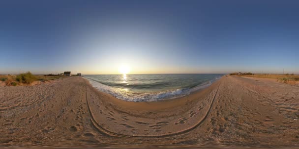 Закат солнца на Азовском море в виртуальной реальности 4К 360 — стоковое видео