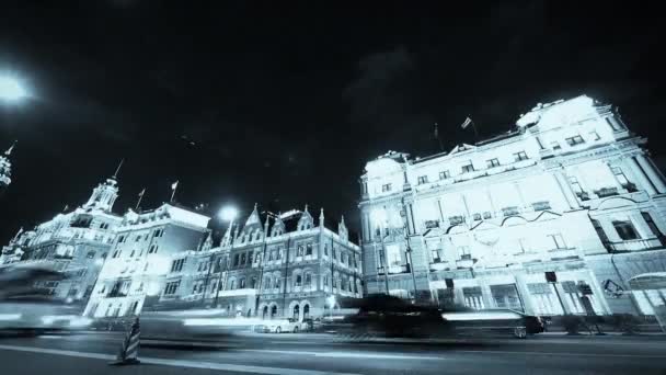 Time lapse Shanghai bund traffic at night,old-fashioned business building. — Stock Video