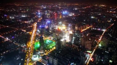 yüksek binalar ve gece, Çin, timelapse kentsel trafik havadan görünümü.