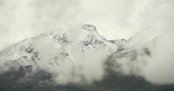 Nuvole Scure Massa Rotolando Sul Tibet Montagne Innevate Danggula Tanggula — Video Stock