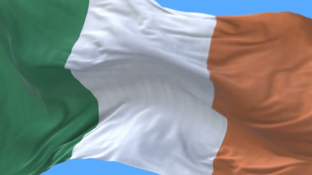 4K безшовні крупним планом Ірландії прапор повільно розмахуючи в вітрі. альфа-канал включений — стокове відео