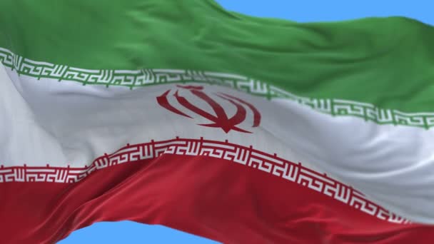 4k naadloze close-up van Iran vlag langzame zwaaiende in de wind. alfakanaal opgenomen. — Stockvideo