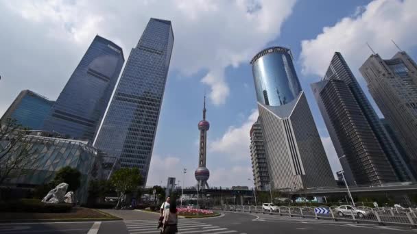 Time-lapse, shanghai verkeer, wolkenkrabber & orient pearl Tv tower. — Stockvideo