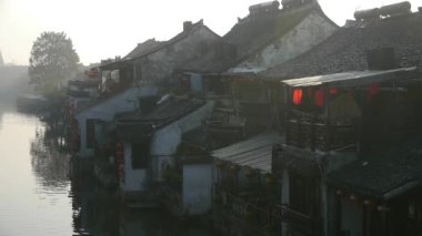 Geleneksel Çince evlerde Xitang su şehir, alacakaranlıkta, shanghai, Çin.