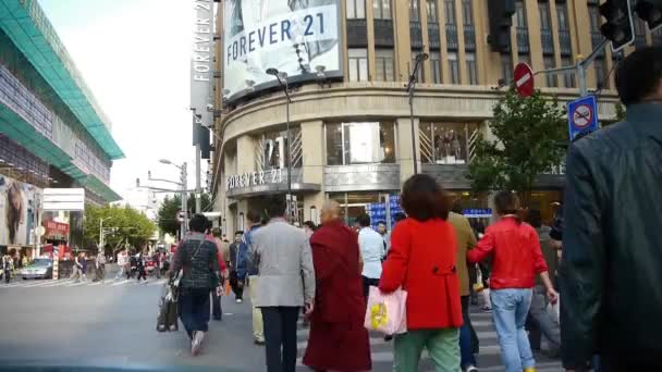Timelapse, Çinli insanlar yoğun sokak şehir Şangay nanjing-road geçiş. — Stok video