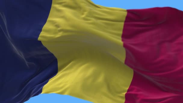 4k Tchad drapeau national rides ondulant vent ciel boucle sans couture fond . — Video