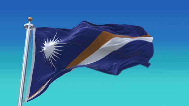 4k马绍尔群岛国旗起皱，迎风飘扬，天空无缝. — 图库视频影像