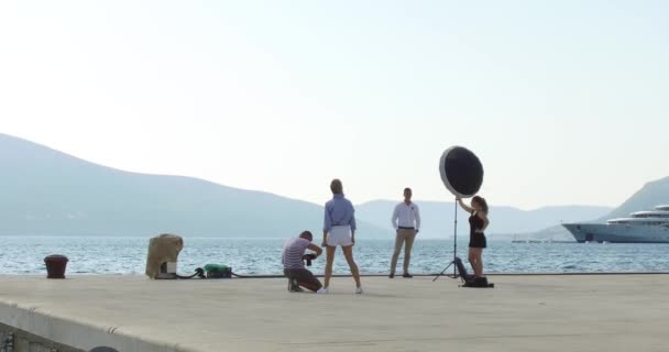 Photosession Young Guy Girl Embankment Photographer Work Photosession Embankment Sea — Stock Video