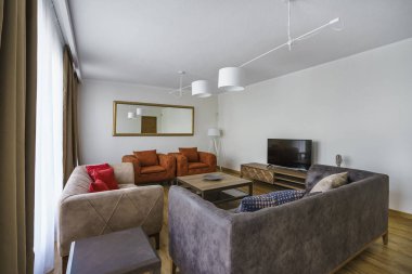 İç ışık geniş oturma odası pitoresk bir dağ ve deniz manzaralı lüks Villa