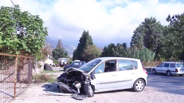 Avant Voiture Tourisme Sont Endommagés Par Accident Sur Route Ville — Video