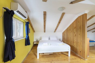 Bir yatak odası ışık iç özel rahat stüdyo renkler