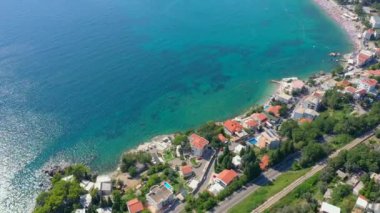 Deniz kıyısından turkuaz denize uçmak