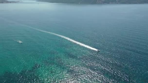 Vuelo sobre el mar — Vídeo de stock