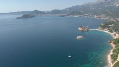 Adriyatik deniz kıyı şeridi üzerinde Uçuş