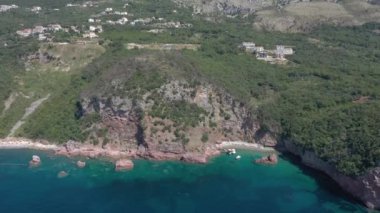 Adriyatik deniz kıyı şeridi üzerinde Uçuş