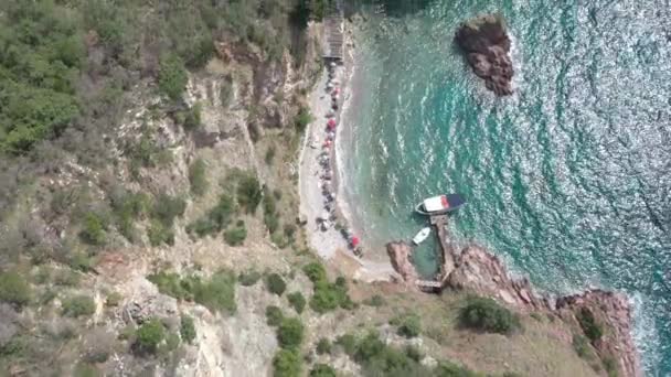 Adriyatik deniz kıyı şeridi üzerinde Uçuş — Stok video