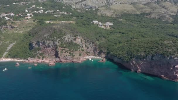 Vol au-dessus du littoral de la mer Adriatique — Video