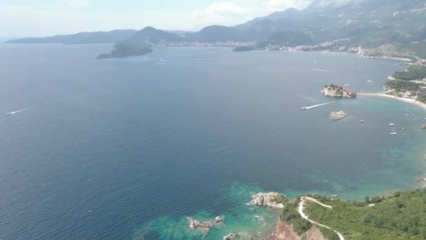 Voo acima da costa do mar Adriático — Vídeo de Stock