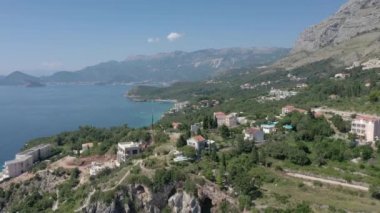 Adriyatik deniz kıyı şeridi üzerinde Uçuş