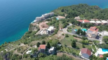 Adriyatik deniz kıyı şeridi üzerinde Uçuş