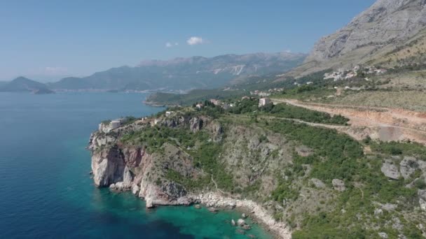 Полет над побережьем Адриатического моря — стоковое видео