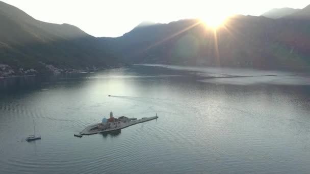 Survolant Une Petite Île Mer Adriatique Monténégro Mer Azur Une — Video