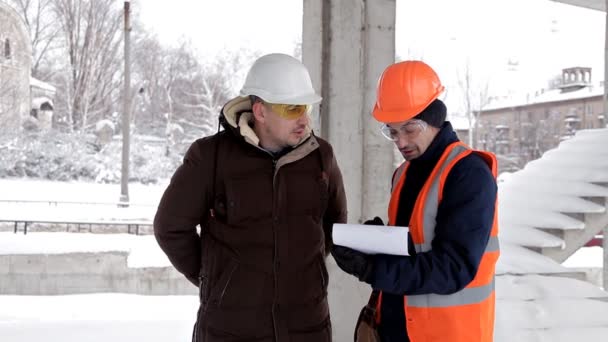 Cliente Hombre Negocios Discute Construcción Nuevo Centro Comercial Con Arquitecto — Vídeo de stock