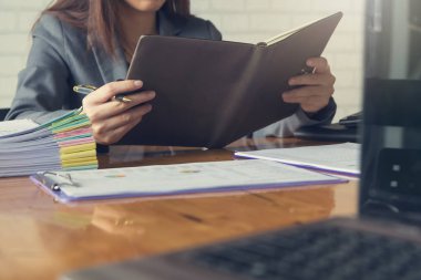 Çalışma, defter tutan işkadını office iş ve ekonomi kavramı