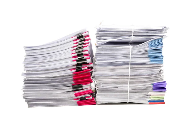 Beyaz arka plan üzerinde izole iş belge kağıt yığını