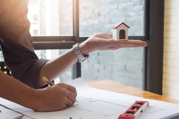 Concepto Ingeniero Arquitecto Ingeniero Arquitectos Agente Bienes Raíces Equipo Oficina — Foto de Stock