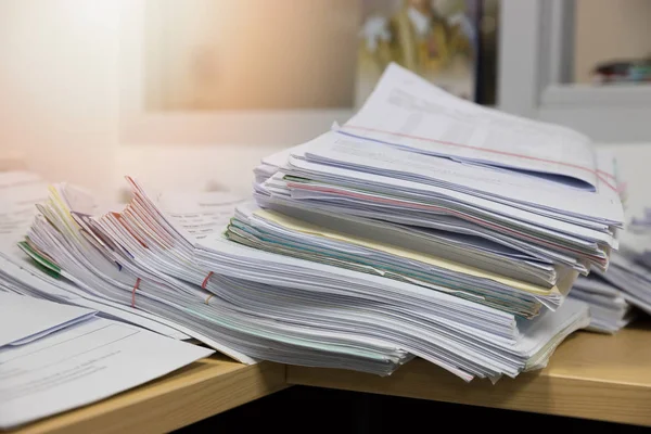 Geschäfts Und Finanzkonzept Für Büroarbeit Stapel Unfertiger Dokumente Auf Büroschreibtisch — Stockfoto