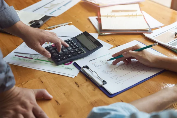 Business Financiën Concept Van Office Werkt Team Van Zakenlieden Bespreken — Stockfoto