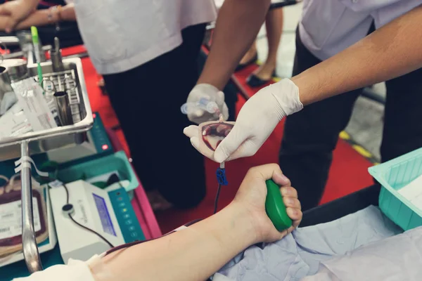 Enfermeira Recebendo Sangue Doador Sangue Hospital — Fotografia de Stock